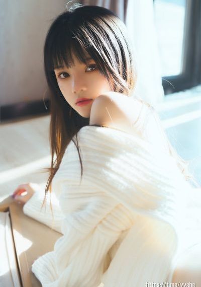 我和表妺洗澡我捏了她的胸_在线观看免费电影